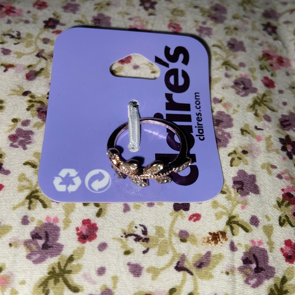 FREE with purchase// Claires Ring size 6